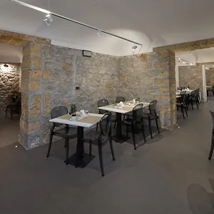Tonic *** Palermo